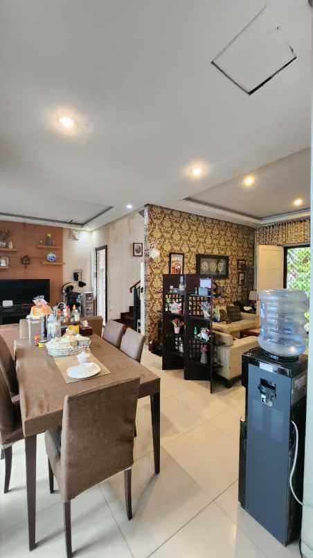 dijual cepat rumah bagus siaphuni di metland menteng