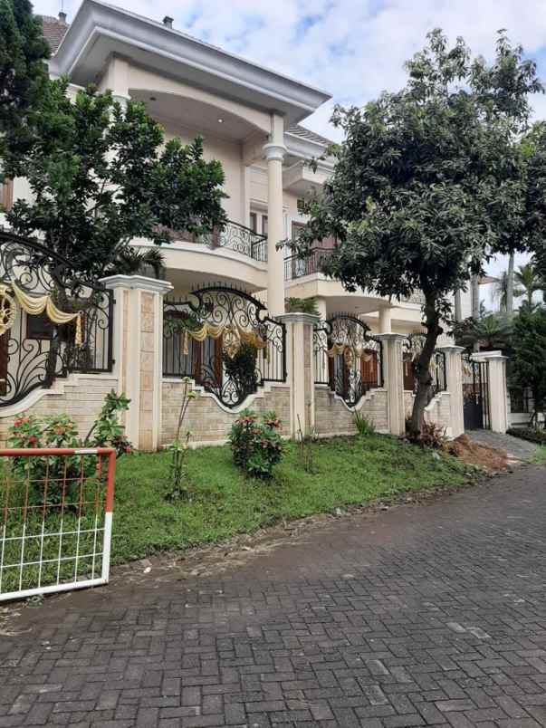 dijual cepat rumah di perumahan araya kota malang