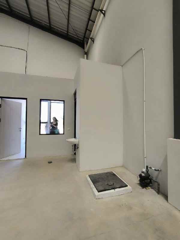 dijual gudang baru surabaya siap huni diskon 100 juta