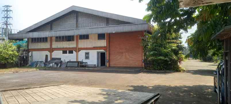 dijual gudang strategis di setu kabupaten bekasi