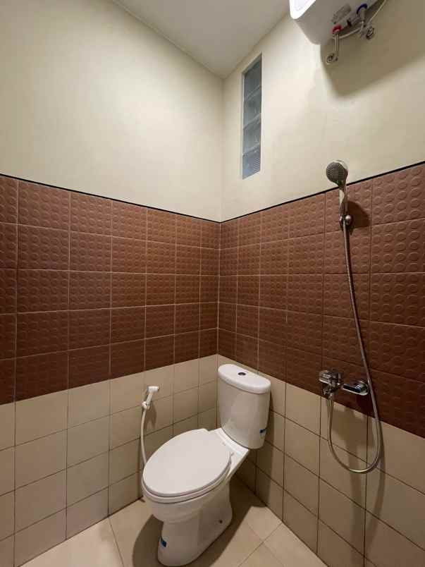 dijual kost eksklusif 16 kamar dekat kampus ugm