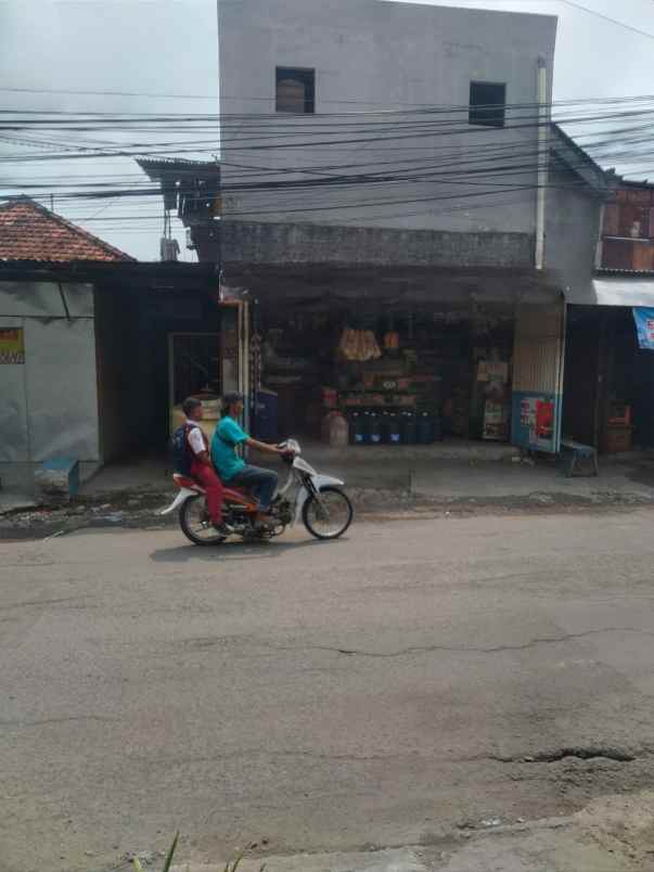 dijual kost jalan raya sambikerep