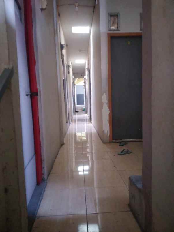 dijual kost jalan raya sambikerep