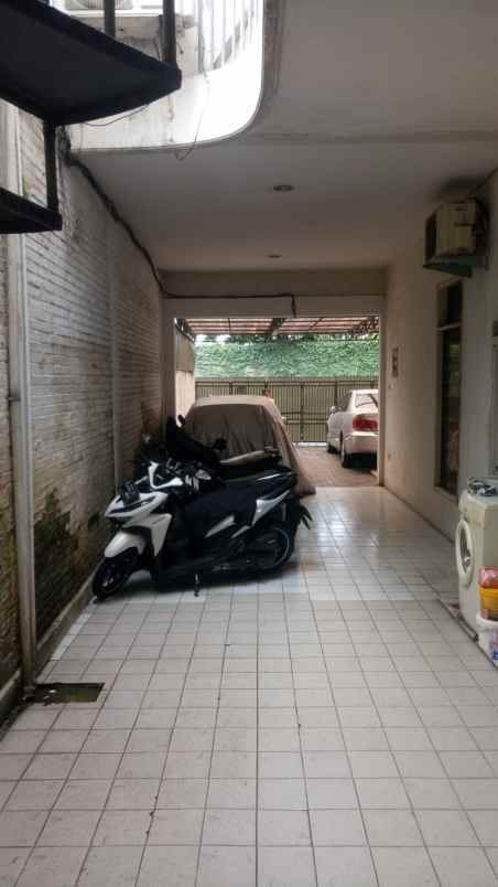 dijual kost lokasi strategis di cipete