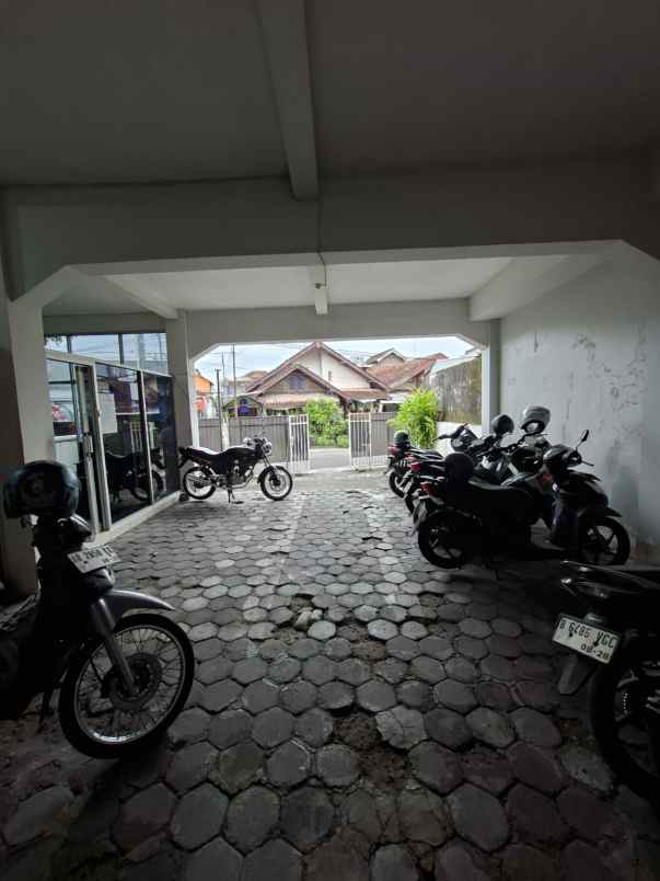 dijual kost pakuncen