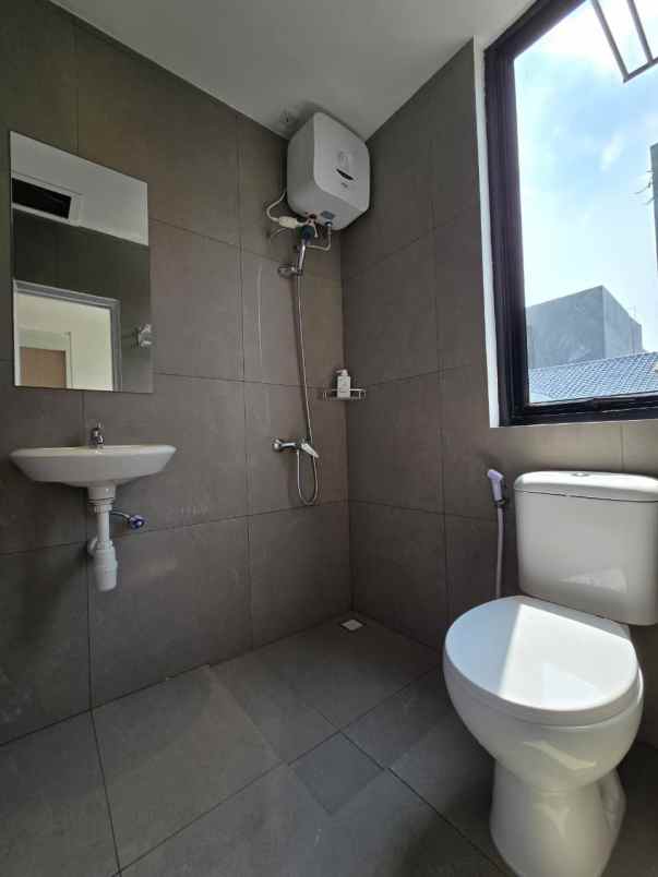 dijual kost tanjung duren