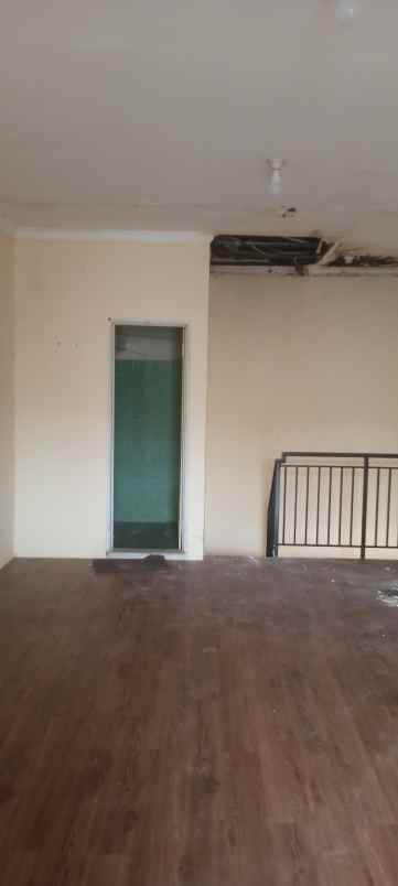 dijual murah ruko strategis di tanah baru beji depok