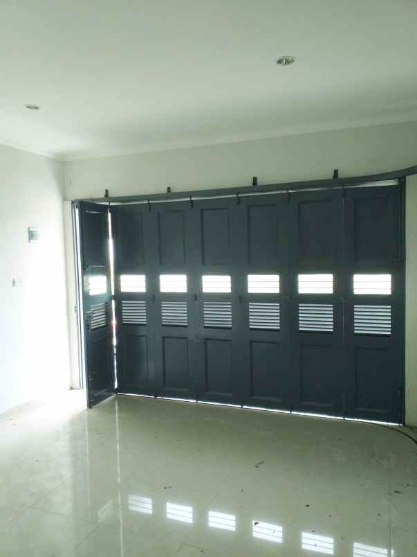 dijual ruko cinunuk bandung timur