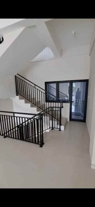 dijual ruko gudang kantor easton