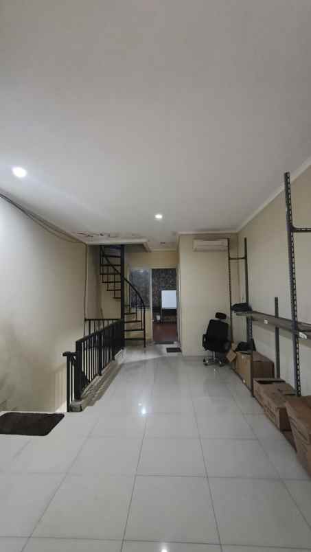 dijual ruko gudang kantor jalan raya candrabaga