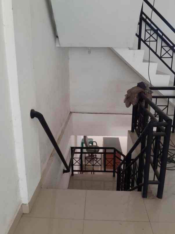 dijual ruko gudang kantor jalan raya kalimalang