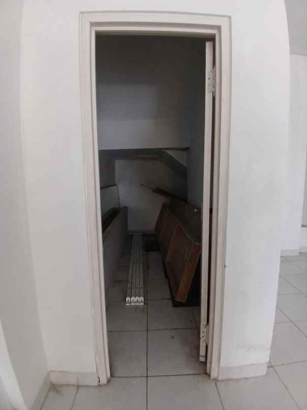 dijual ruko gudang kantor komplek ruko parahyangan