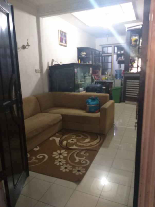 dijual rumah 1 05 m nego kawasan tapos depok