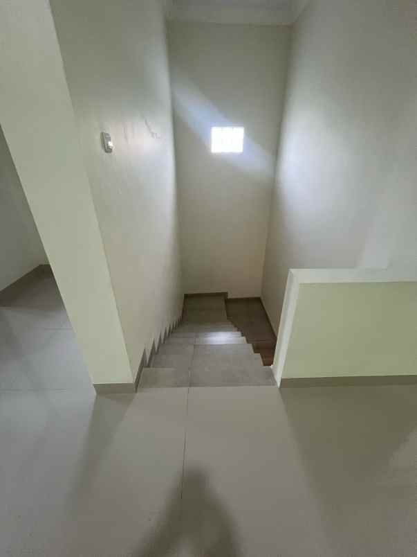 dijual rumah 2 5 km kampus umy