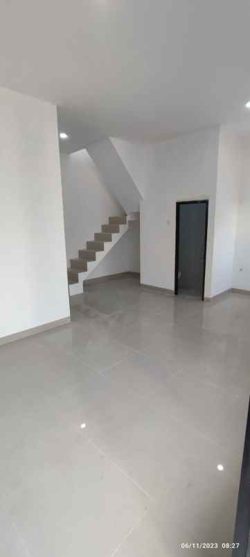 dijual rumah 2 lantai murah 500 jutaan cilodong depok