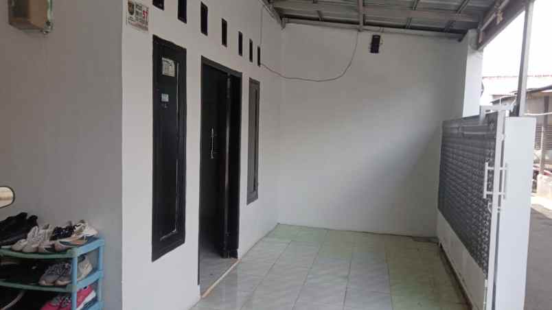 dijual rumah 2 lantai siap huni depok