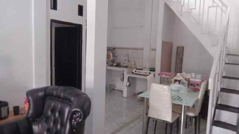 dijual rumah 2 lantai siap huni depok