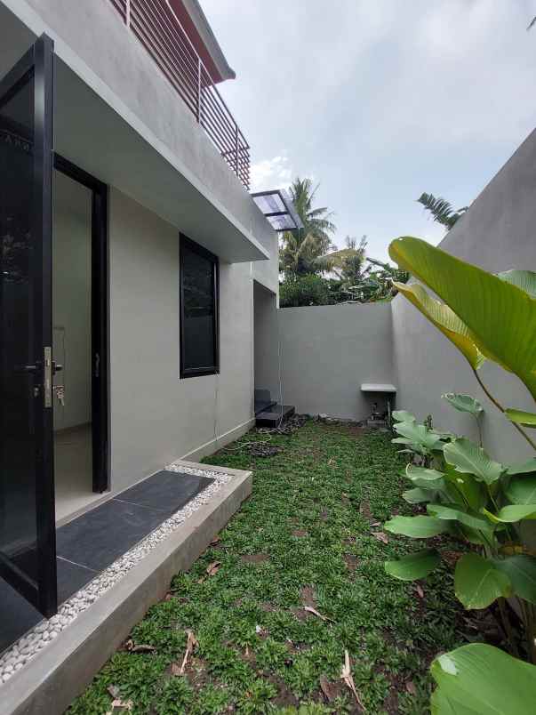 dijual rumah 3 km ke universitas mercu