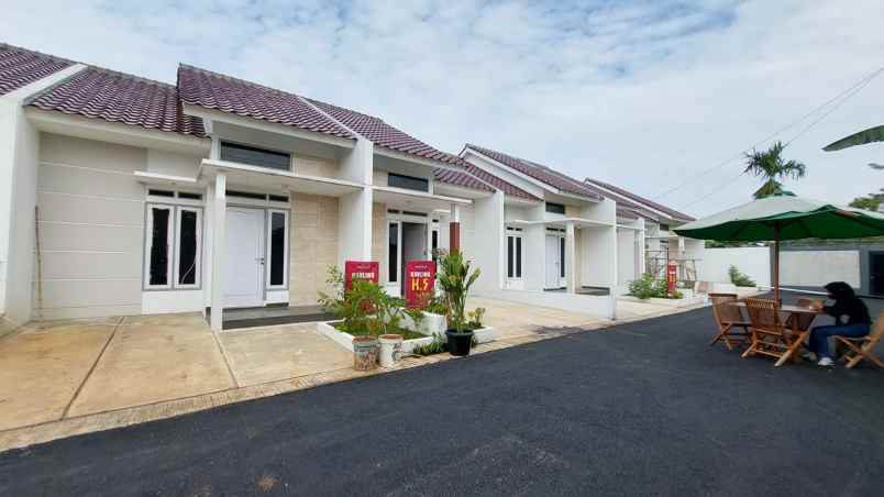 dijual rumah arco