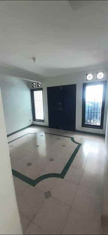 dijual rumah asem baris raya