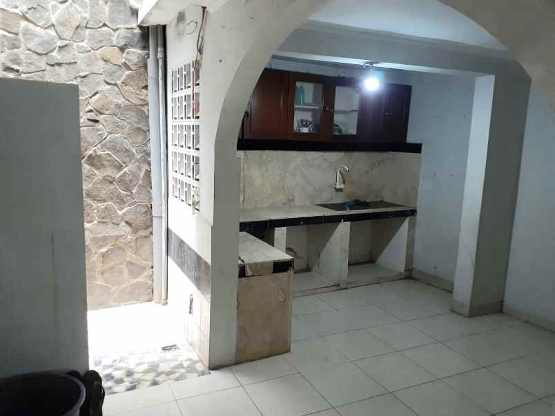 dijual rumah asem baris raya