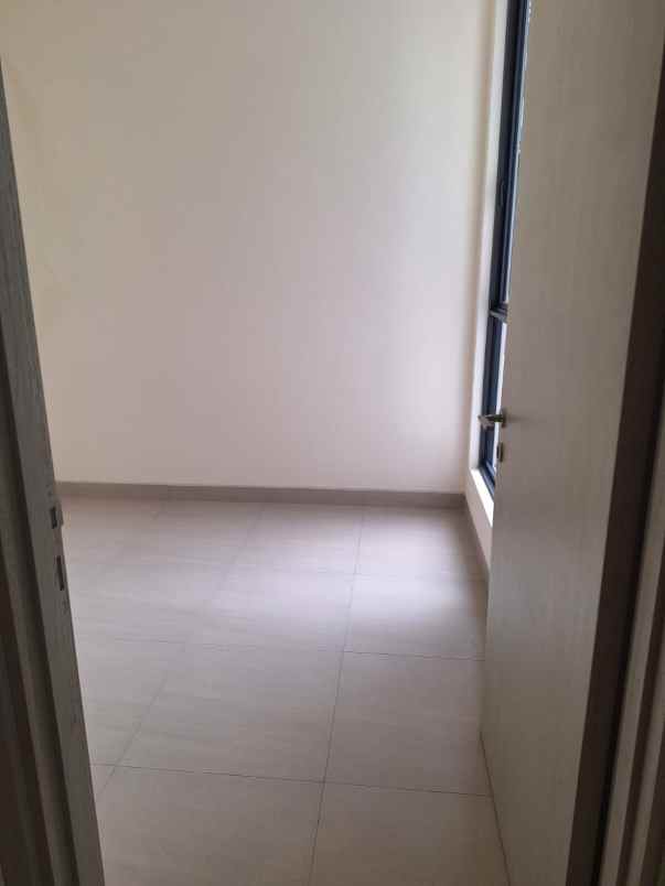 dijual rumah asya jakarta garden city