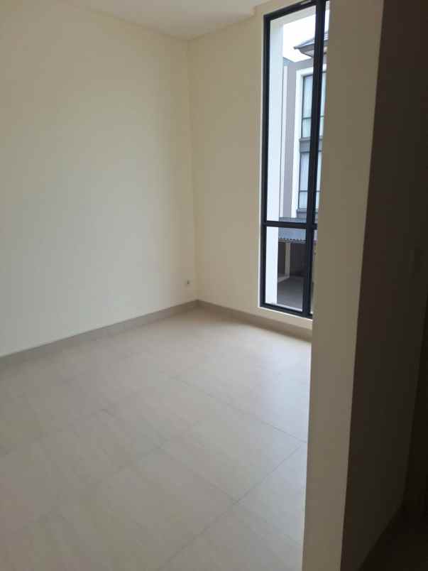 dijual rumah asya jakarta garden city