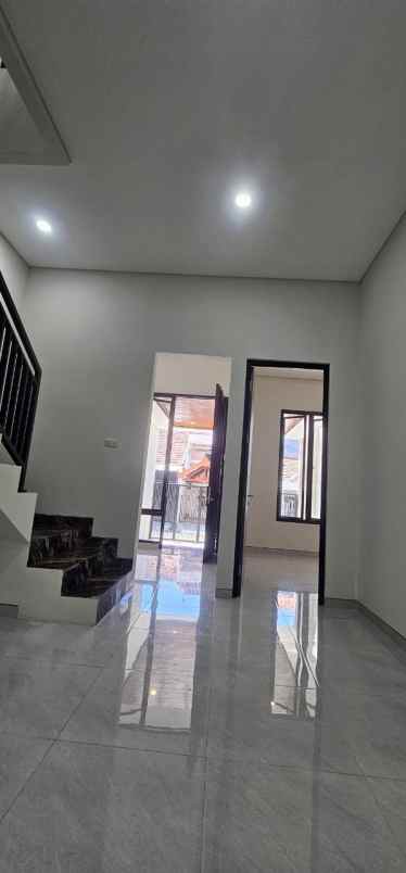 dijual rumah babatan pantai