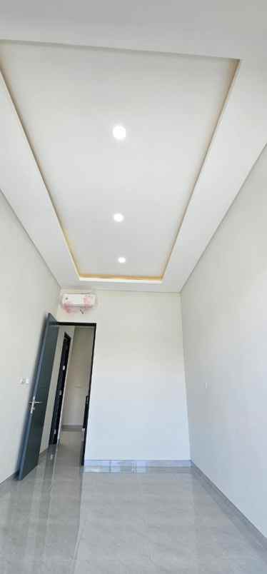 dijual rumah babatan pantai