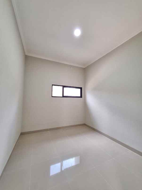 dijual rumah baktijaya setu