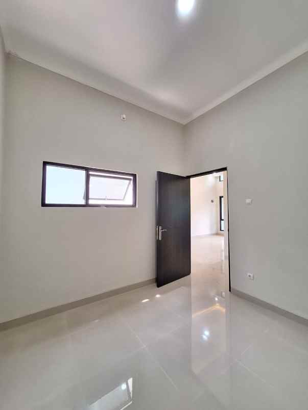 dijual rumah baktijaya setu