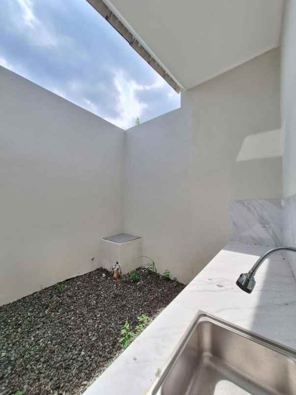 dijual rumah baktijaya setu