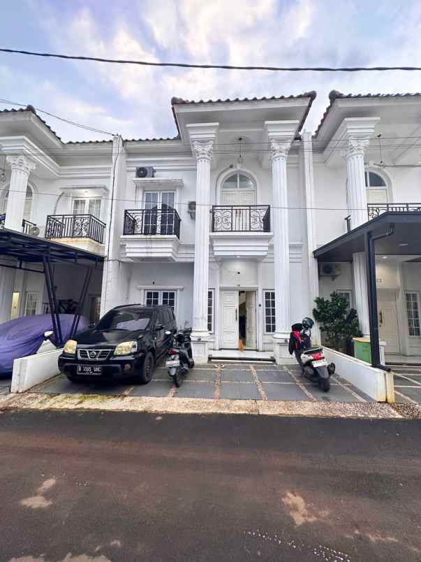 dijual rumah bambu apus