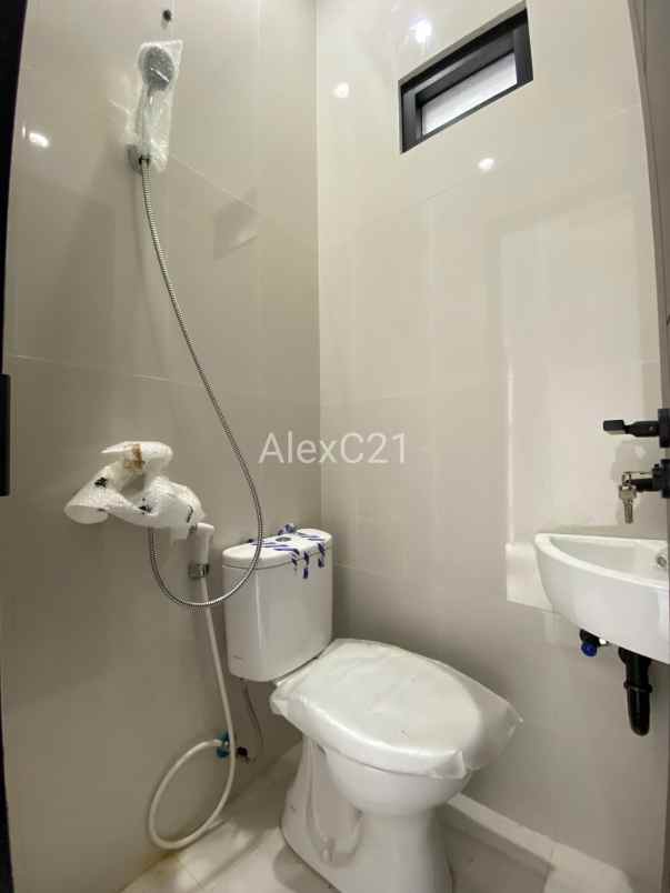 dijual rumah baru di jatiwaringin pondok gede bekasi