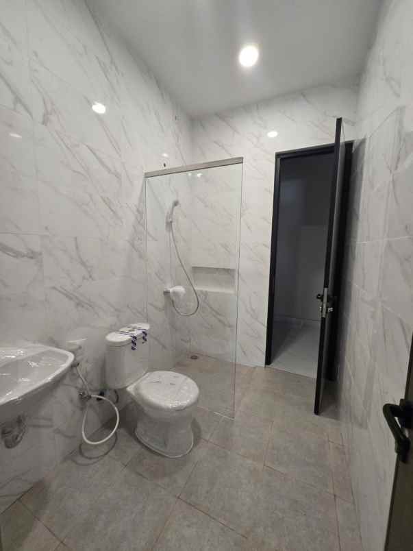 dijual rumah baru gress minimalis di baruk utara