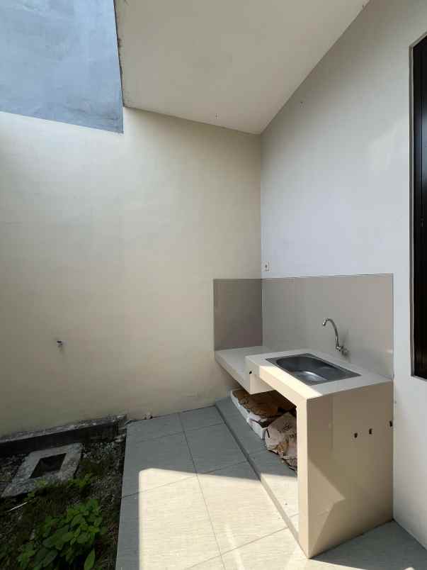 dijual rumah baru kawasan cluster dau dekat kota batu