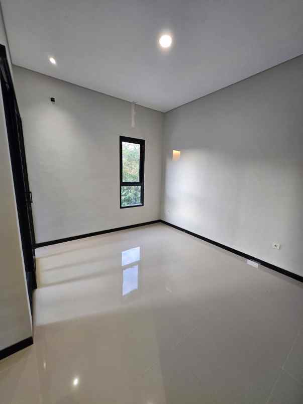 dijual rumah baru modern minimalis di araya