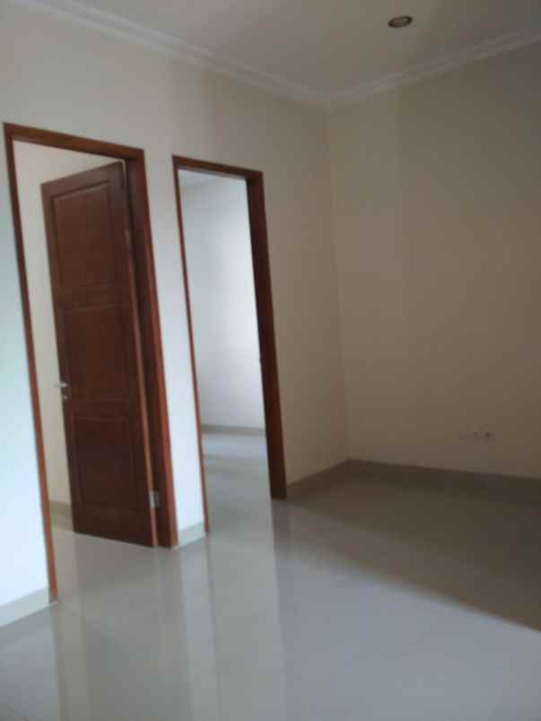 dijual rumah berlian cilandak