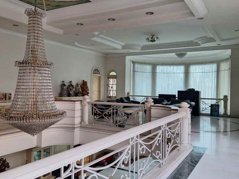 dijual rumah bintang diponggo pakis