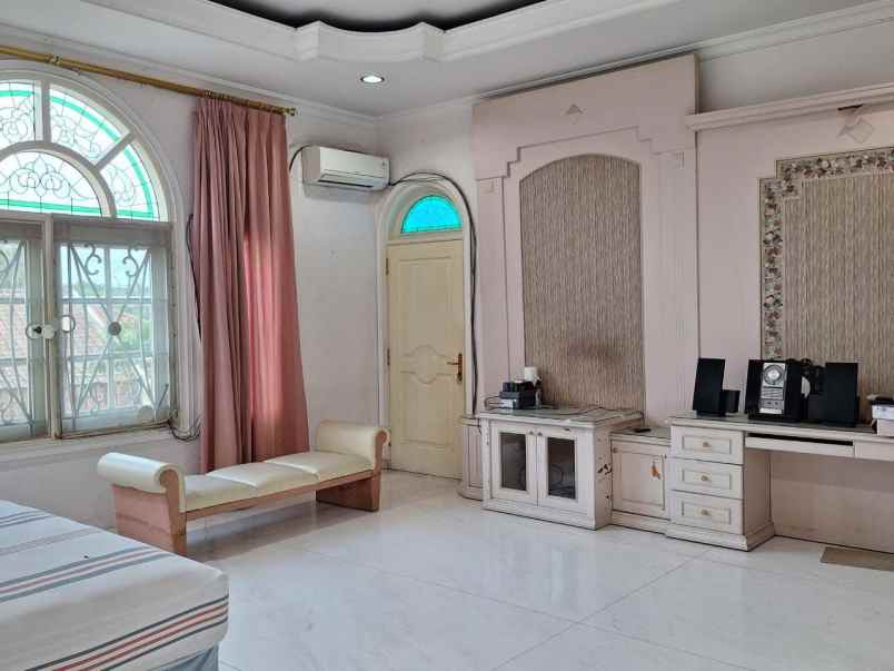 dijual rumah bintang diponggo pakis