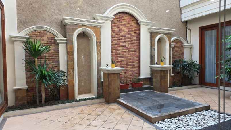 dijual rumah bukit gading mediterania