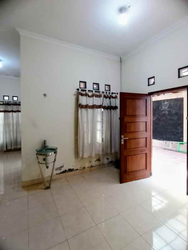dijual rumah candi gebang