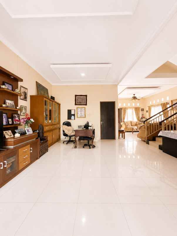 dijual rumah ceger