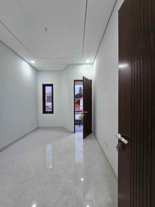 dijual rumah cempaka putih jakarta pusat
