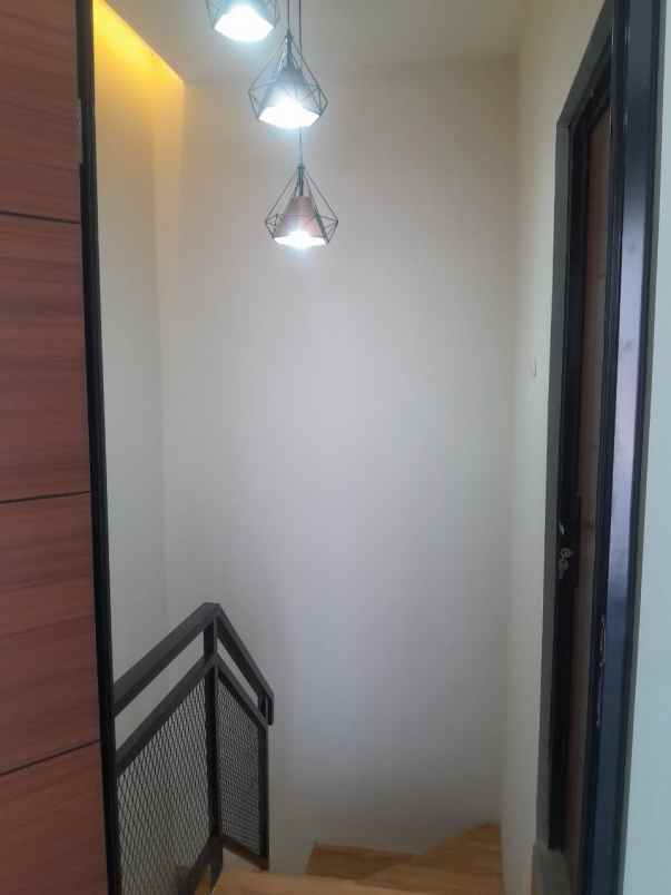 dijual rumah ciganitri