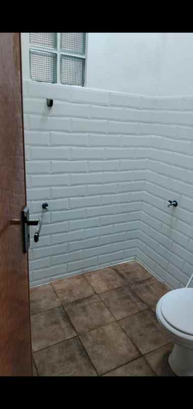 dijual rumah cihanjuang