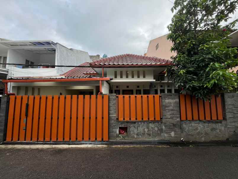dijual rumah cijagra situsari situ