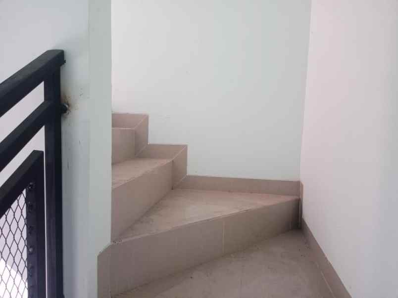 dijual rumah cimanggis depok