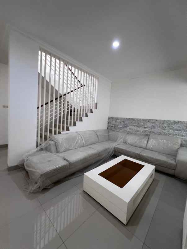 dijual rumah cinere one residence