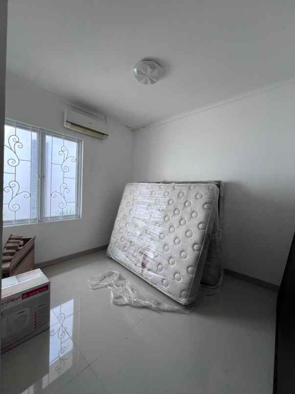 dijual rumah cinere one residence